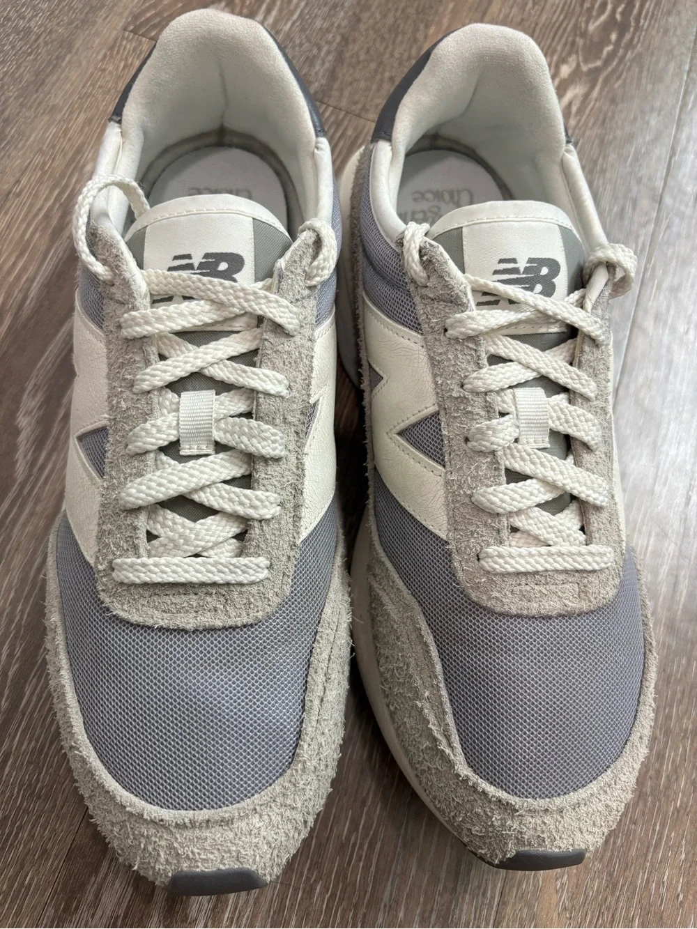 New Balance 370 NB Grey Beige Unisex men’s size 9.5 women’s Size 11.